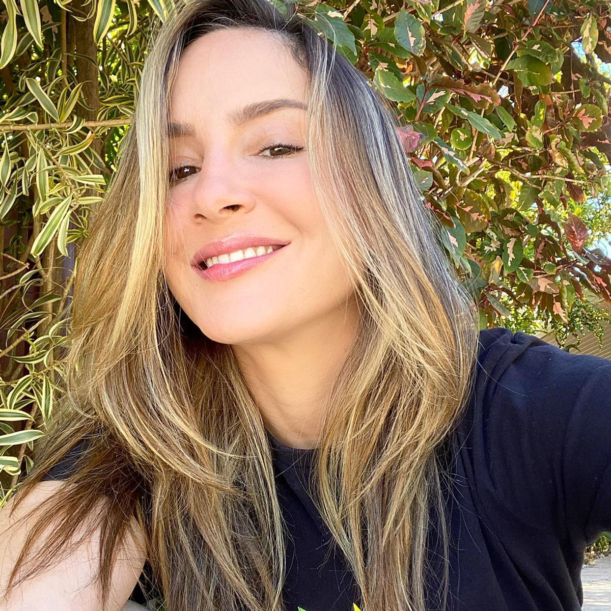 Claudia-Leite_1200x1200